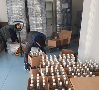 Bottiglie e portabottiglie: dal nostro magazzino a tutta la provincia
